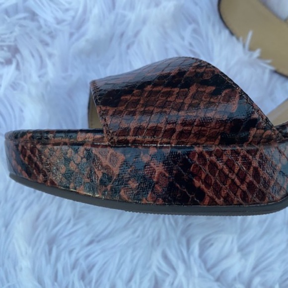 NIB Laundry Python Platform Sandals Size 10 - Picture 3 of 10